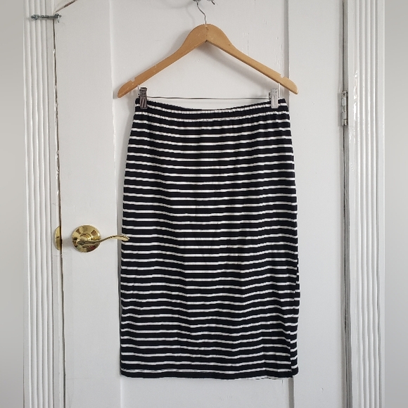T-shirt Striped Black and White Pencil Skirt - Picture 4 of 4